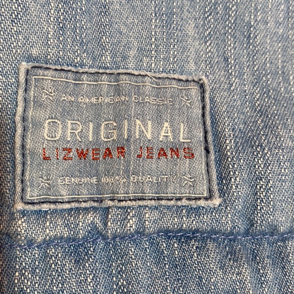 Liz Claiborne  original Liz  Wear Jean jacket.    Perfect. Size L - Picture 7 of 7